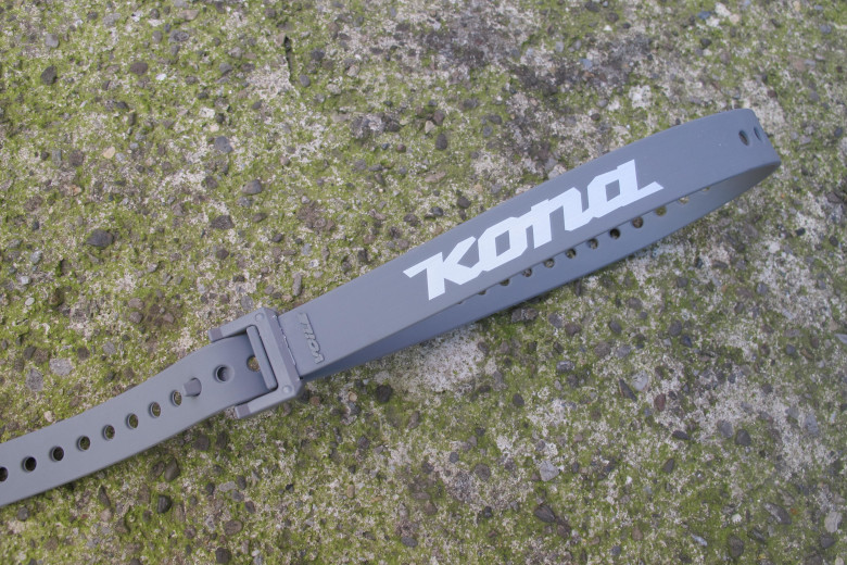 Voile Straps® 25″ grey with Kona Logo