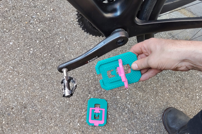 Redshift Mousetrap Pedal Adapters Teal/Pink