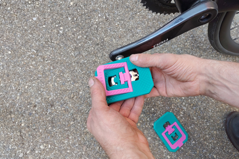 Redshift Mousetrap Pedal Adapters Teal/Pink